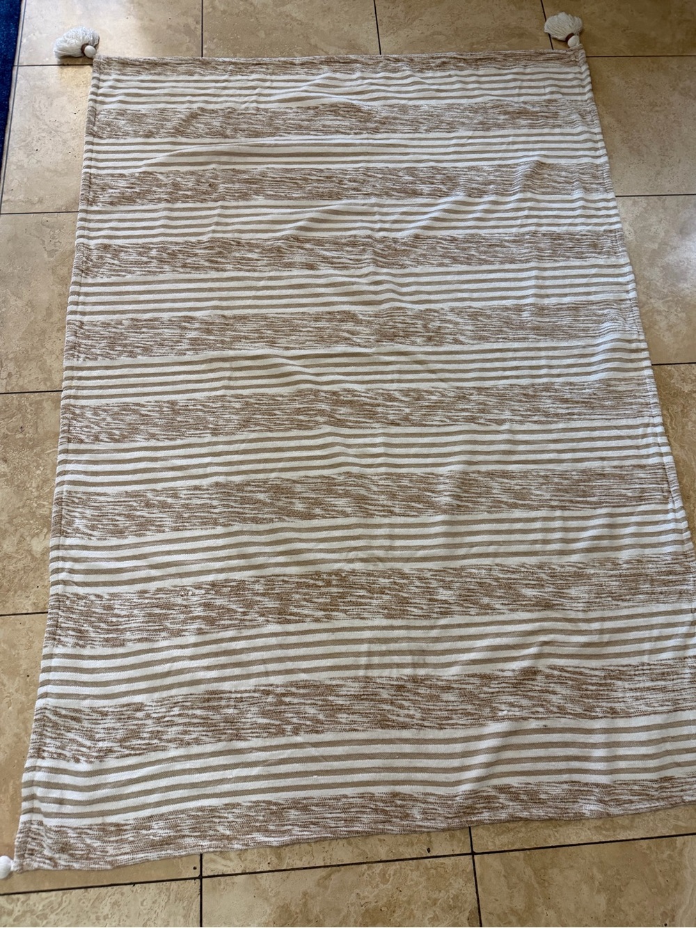 Magaschoni Decorative Throw 50”x70” Taupe White Stripes NWT Comfy Beach Summer